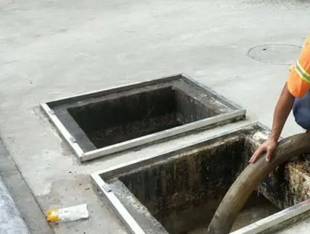 离石化粪池清理